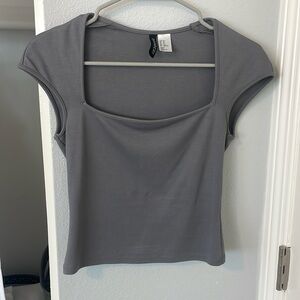 H & M Grey top
